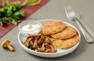 Potato pancakes with chanterelles