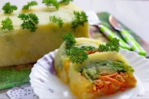 Potato-carrot casserole with broccoli