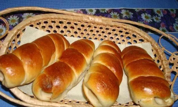 Sausages in dough without yeast