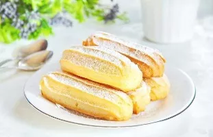 Eclairs with protein cream