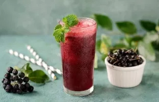 Blackcurrant lemonade