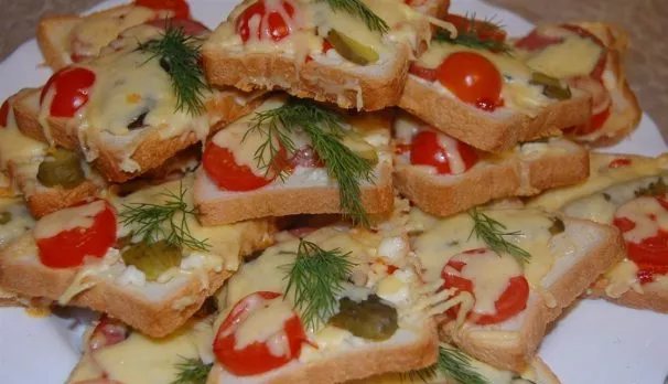 Hot sandwiches with sausage and cheese