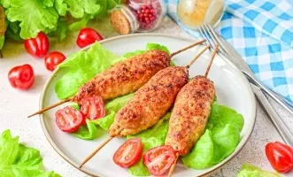 Pork and chicken lulia kebab