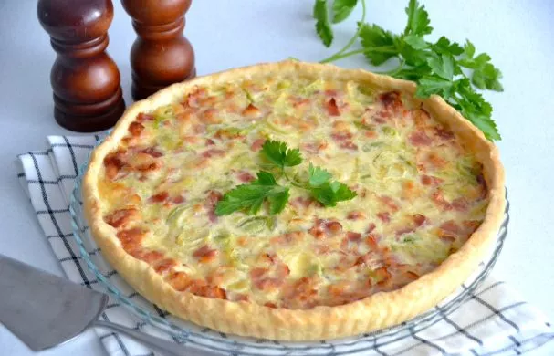 Quiche with leeks and bacon