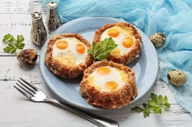 Meatballs with quail eggs