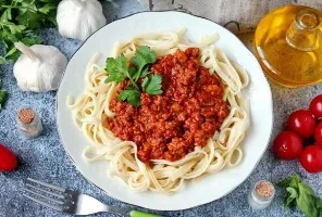 Pasta bolognese classic