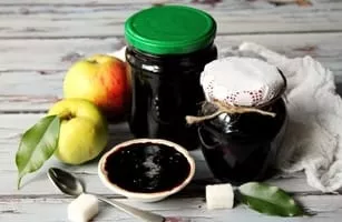 Blueberry and apple jam