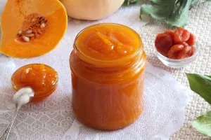 Pumpkin jam with dried apricots