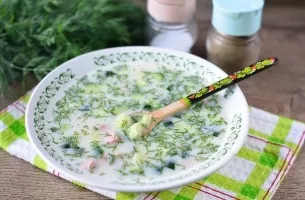 Okroka with pickled cucumbers