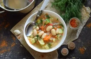 Bean soup with celery