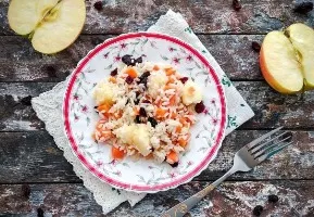 Rice with pumpkin and apples