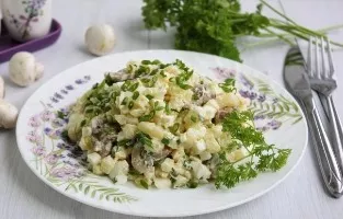 Salad with potatoes and mushrooms