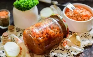 Salad with barley for the winter