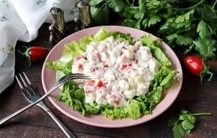 Salad with ricotta and tomatoes