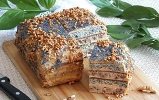 Layered poppy-nut cake