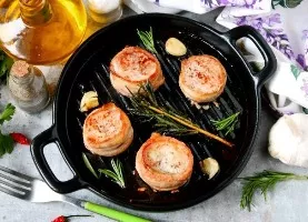 Bacon-wrapped medallions