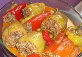 Stewed peppers with minced meat