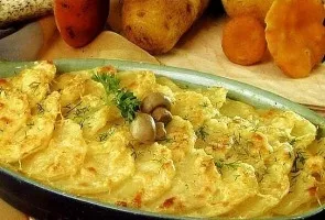 Casserole with potatoes and mushrooms