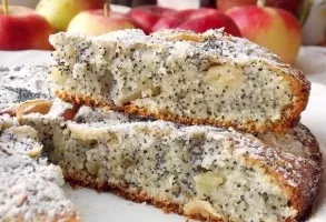 Cottage cheese casserole with poppy seeds and apples