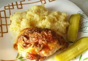 Chicken in the oven with cheese and mayonnaise