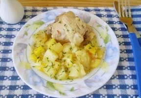 Chicken with vegetables and zucchini