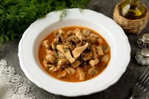 Chicken with mushrooms in mustard sauce