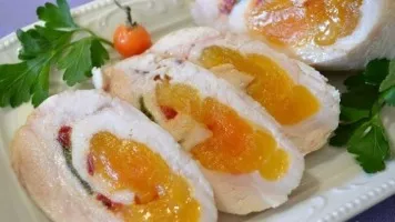 Chicken roll with dried apricots